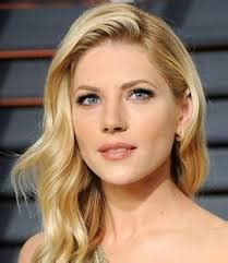 Katheryn Winnick Height Weight Bra Size Body Measurements。